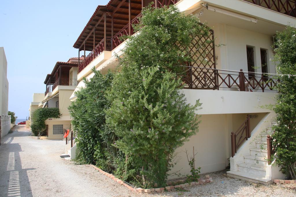 Two-Floor House Next To Sea Daire Loutráki Dış mekan fotoğraf