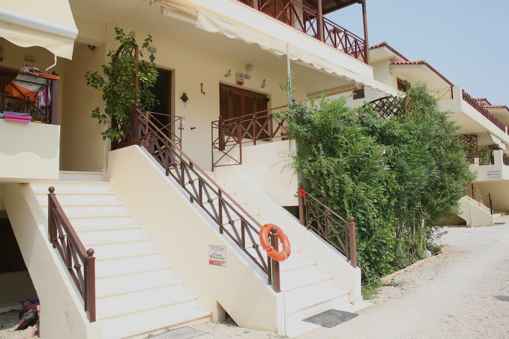 Two-Floor House Next To Sea Daire Loutráki Dış mekan fotoğraf